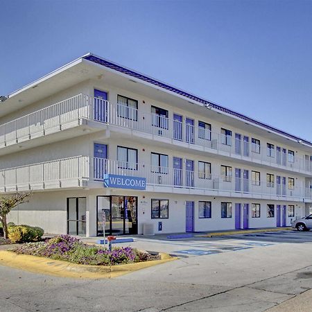 Motel 6-Capitol Heights, Md - Washington Largo Eksteriør billede