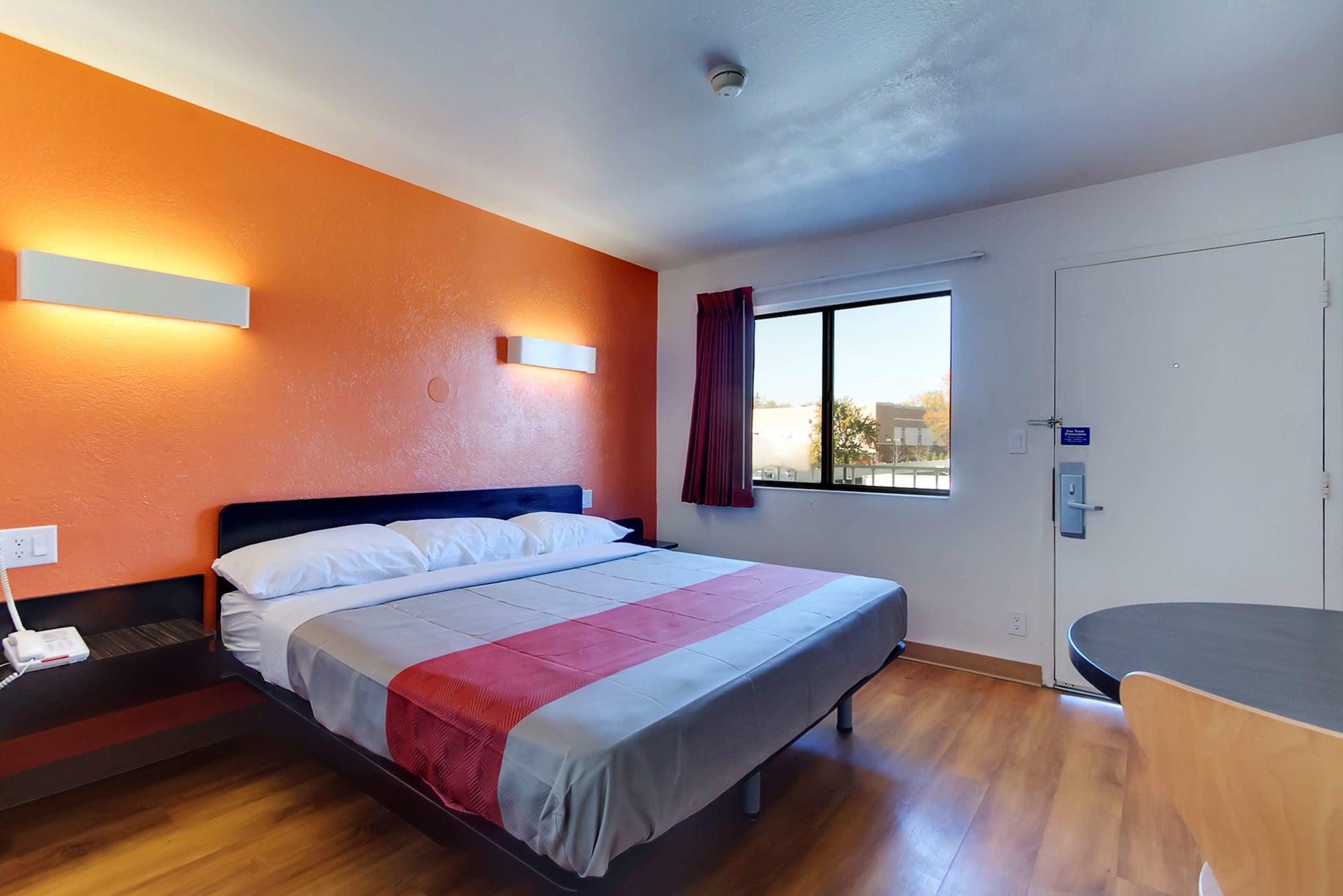 Motel 6-Capitol Heights, Md - Washington Largo Eksteriør billede