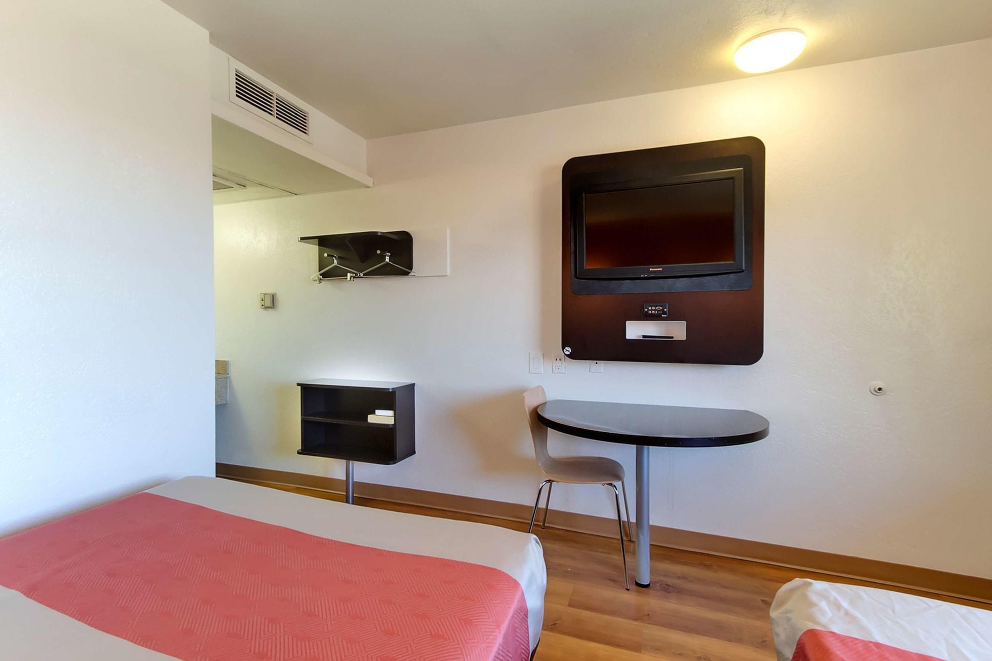 Motel 6-Capitol Heights, Md - Washington Largo Eksteriør billede