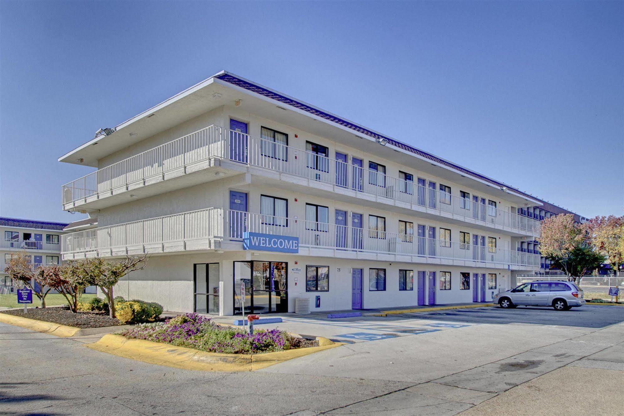 Motel 6-Capitol Heights, Md - Washington Largo Eksteriør billede