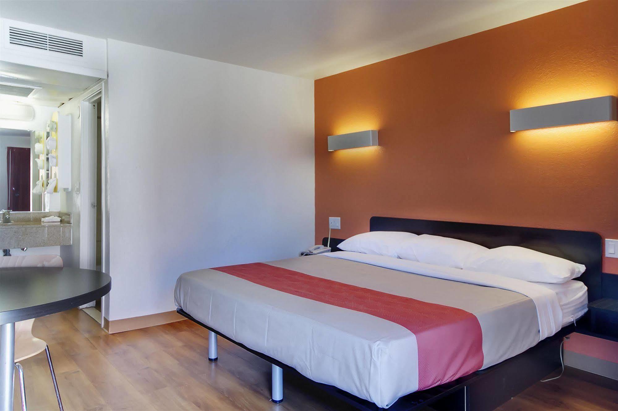 Motel 6-Capitol Heights, Md - Washington Largo Eksteriør billede