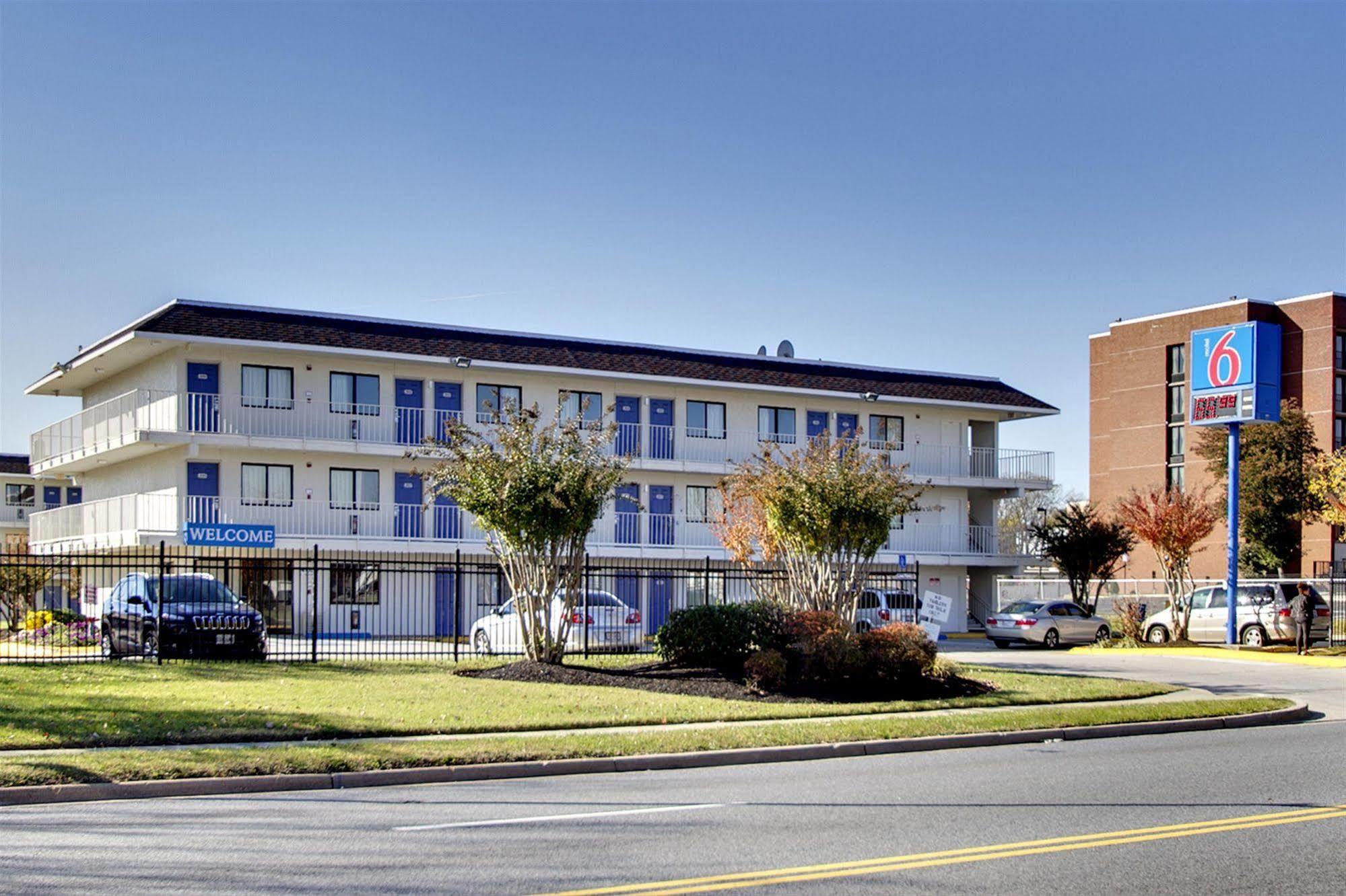 Motel 6-Capitol Heights, Md - Washington Largo Eksteriør billede