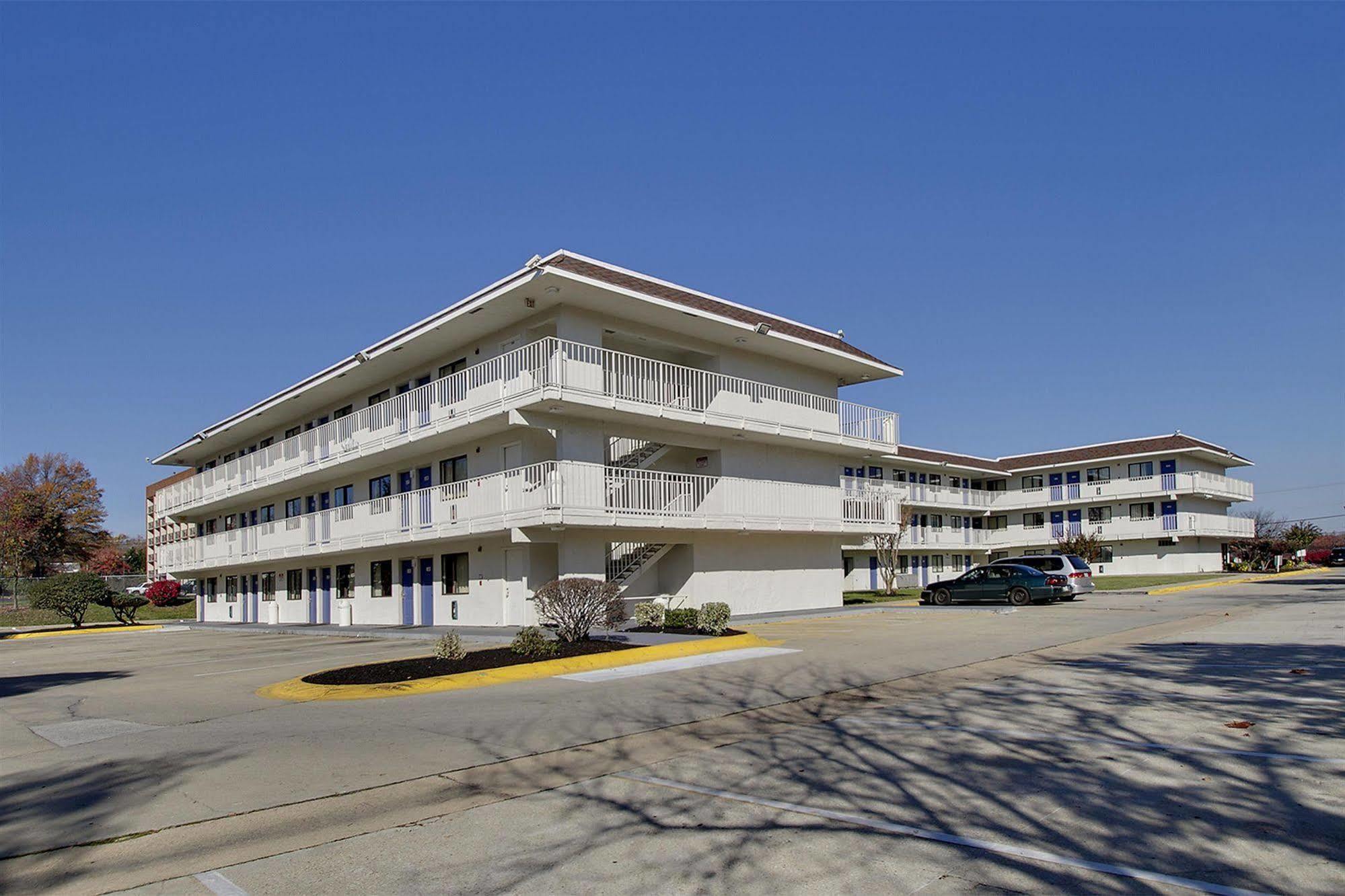 Motel 6-Capitol Heights, Md - Washington Largo Eksteriør billede